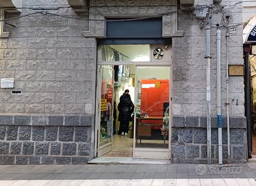 Bottega adibita a lavanderia