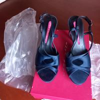 Sandali eleganti con tacco