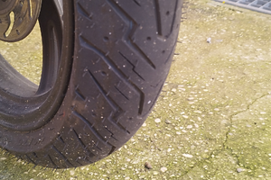 Scooter Peugeot tweet 200