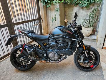 Ducati monster 937