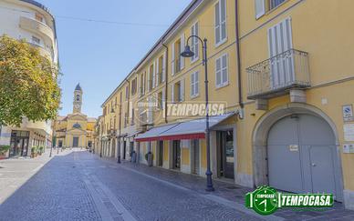 TRILOCALE CON BOX IN PIENO CENTRO