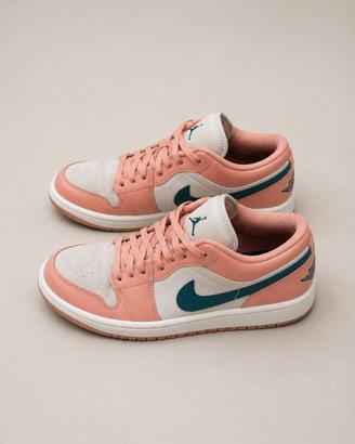 Air Jordan Low color cipria