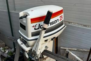 barca motore e carrello 