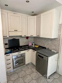 Cucina angolare e mobiletto  sala Lube