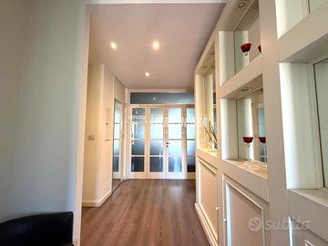 QUADRILOCALE CON BOX AUTO