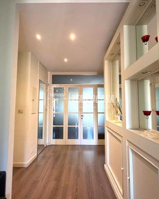 QUADRILOCALE CON BOX AUTO