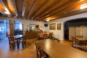 Attività / Licenza di 300 m² con più di 5 locali a