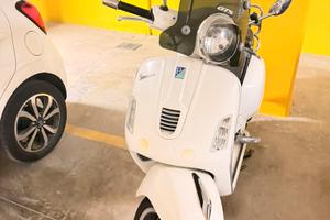 Vespa Gts 300
