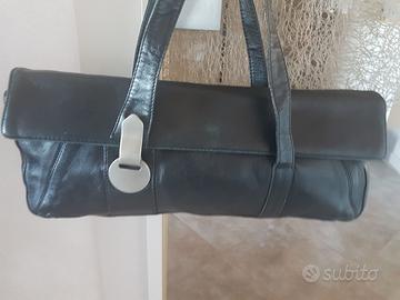 Caractere borsa nera in VERA pelle nappa