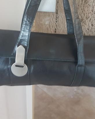 Caractere borsa nera in VERA pelle nappa