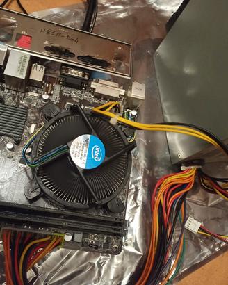 scheda madre CPU RAM alimentatore