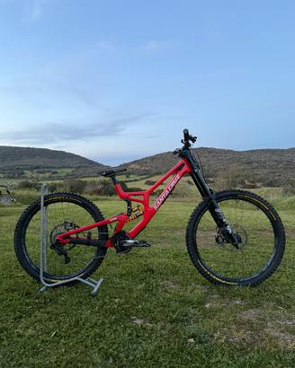 Santa Cruz V10 2024