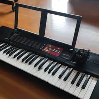 pianola Yamaha psr f51