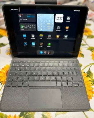 Apple iPad 8 + Logitech Combo Touch + Apple Pencil