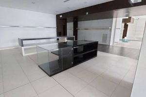 Immobile di 650 m² a Signa