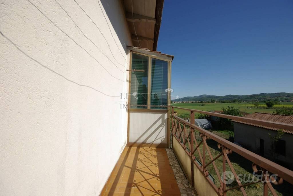 Rustico / Casale di 80 m² con 3 locali e box auto - Vista 5