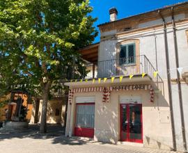 Locale commerciale piano terra 30 mq