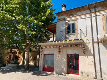 Locale commerciale piano terra 30 mq