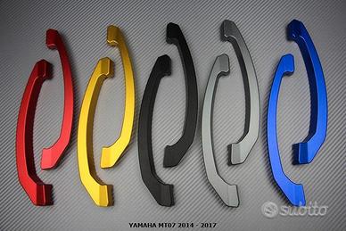 Maniglie passeggero posteriore YAMAHA MT07 2014 17