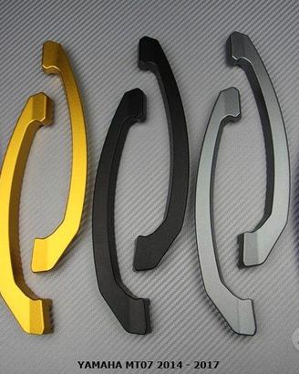 Maniglie passeggero posteriore YAMAHA MT07 2014 17