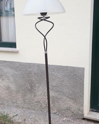 Lampada a stelo mai usata 