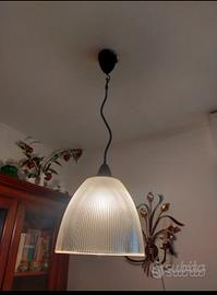 Lampadario in vetro.