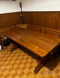 Tavolo in legno massello