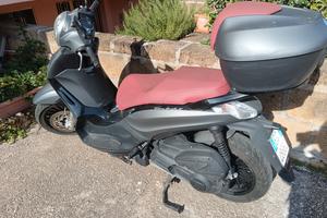 Beverly 300 anno 2016 