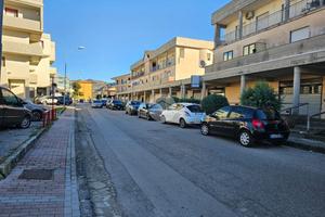 NEGOZIO A MONTESARCHIO