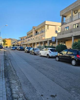 NEGOZIO A MONTESARCHIO