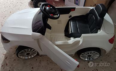 Auto elettrica Mercedes