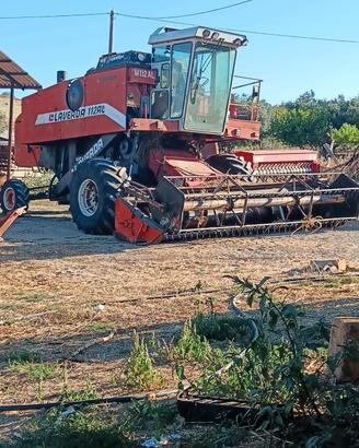 Mietitrebbia laverda m 112