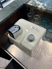 Asciugamani elettrico