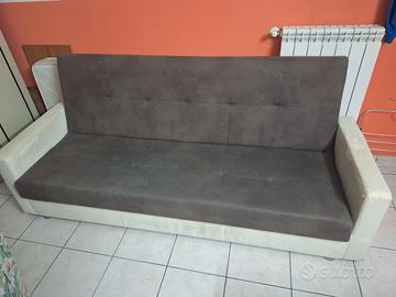 Divano letto con contenitore sotto