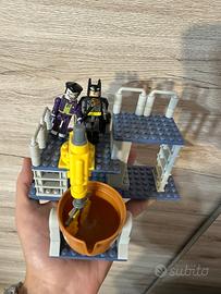 Justice League Battaglia Magazzino Chimico