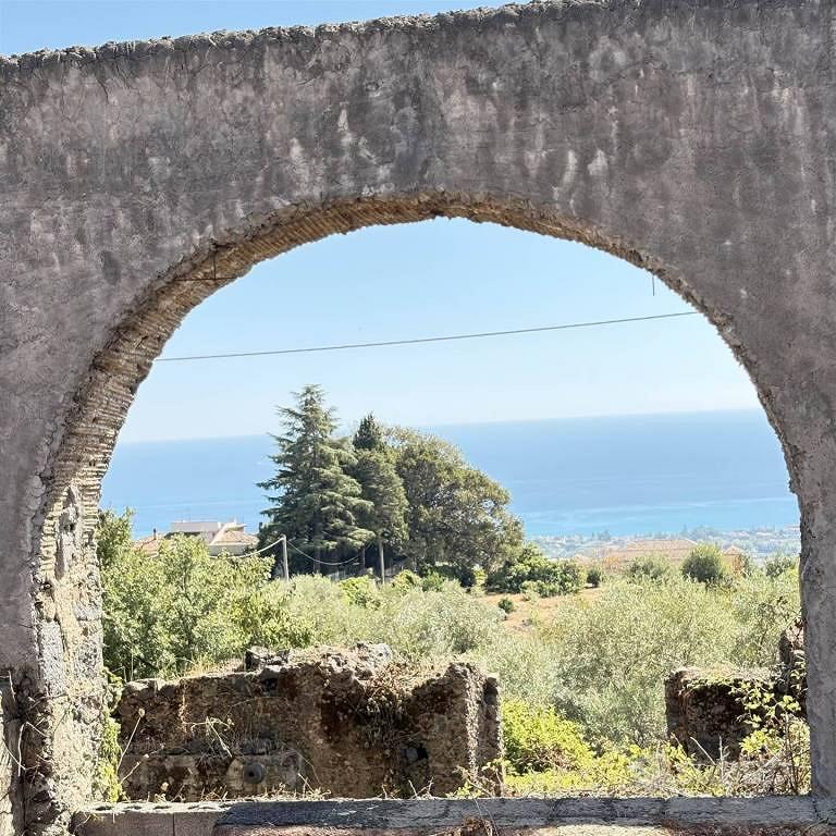 Rustico / Casale di 339 m² con più di 5 locali a G - Vista 2