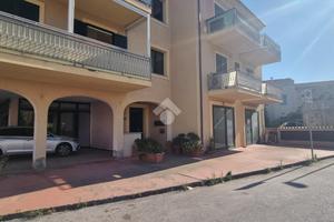 NEGOZIO A VALLEDORIA