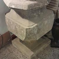 Piede per tavolo  in pietra 