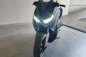 Yamaha X-Max 300