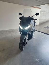 Yamaha X-Max 300