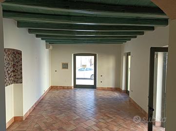 Raffinato locale commerciale