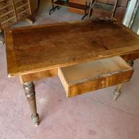 Affascinante tavolo scrittoio originale del XIX se