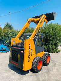 P33 Mini pala Mustang 2054 targata 26 q.li