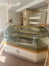 banco frigo per pasticeria