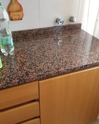 arredamento cucina. Misura lineare 3,5 mt, ma la c