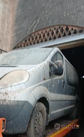 opel vivaro solo per ricambio 