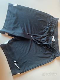Pantaloncini NIKE