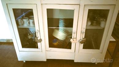 Vetrina shabby chic