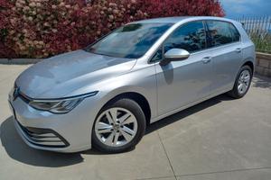 Volkswagen Golf 8 2.0 TDI 2021