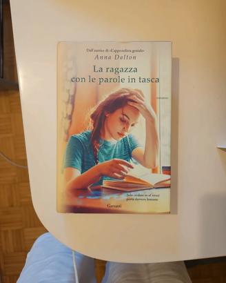 La ragazza con le parole in tasca - Anna Dalton